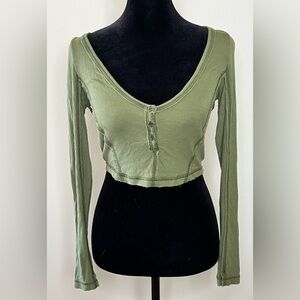 Urban outfitters Out from under cropped scoop neck henley long sleeves small EUC